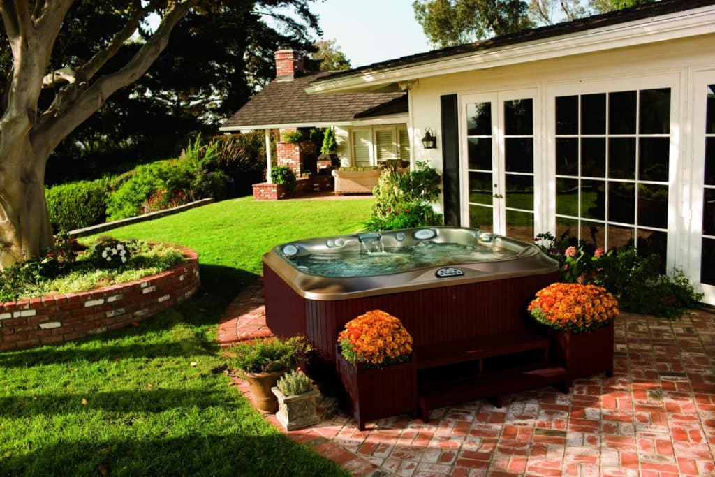 Jacuzzi hot tub in backyard DFW Texas area