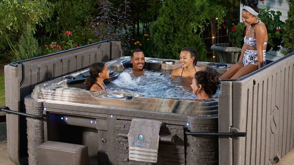 How a Hot Tub Encourages Quality Time with FriendsHow a Hot Tub Encourages Quality Time with Friends